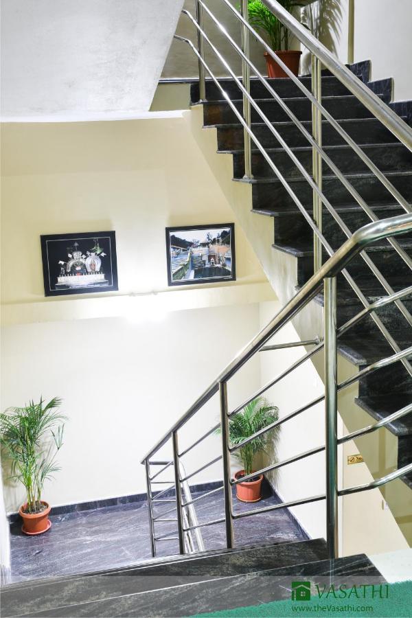 Hotel Vasathi Madikeri Zewnętrze zdjęcie