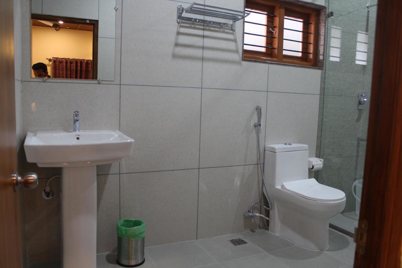 Hotel Vasathi Madikeri Zewnętrze zdjęcie