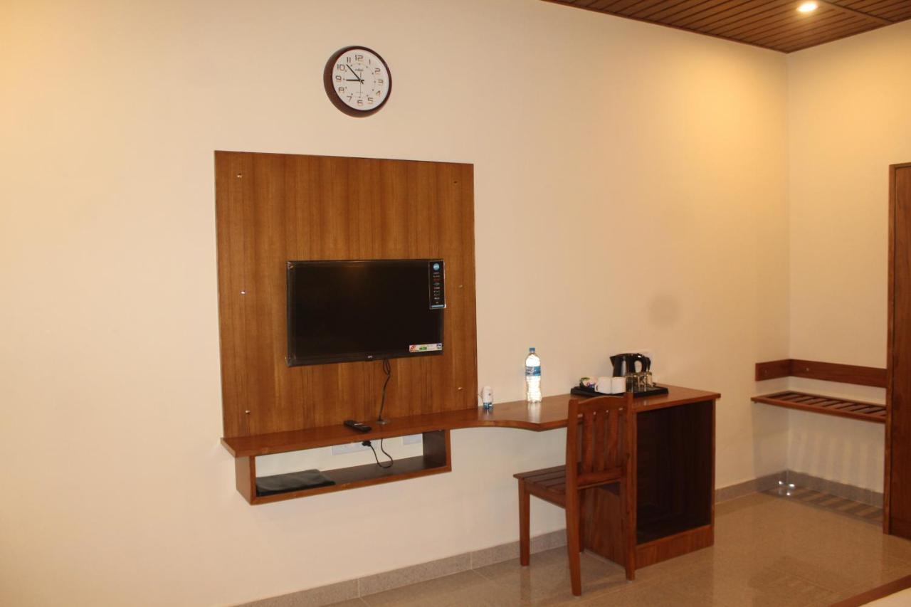 Hotel Vasathi Madikeri Zewnętrze zdjęcie