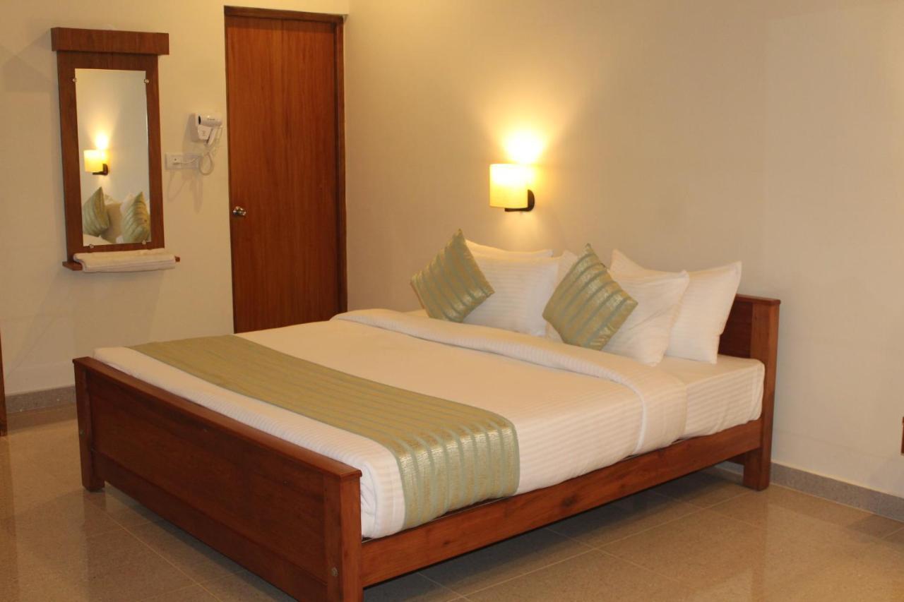 Hotel Vasathi Madikeri Zewnętrze zdjęcie